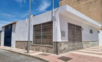 Local comercial en Venta en Roquetas De Mar Almería photo 0