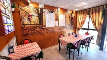 Restaurante Burger en plena actividad photo 0