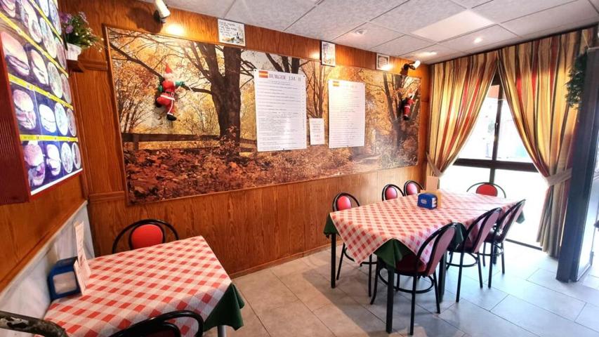 Restaurante Burger en plena actividad photo 0