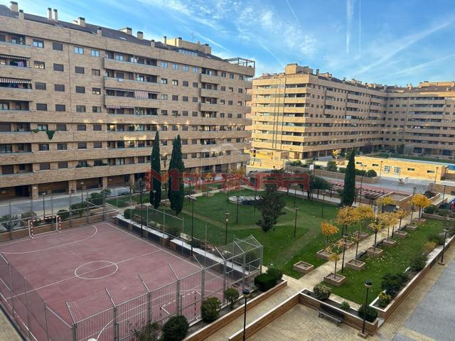 Piso de 4 Dormitorios en El Quiñón: ¡Tu Nuevo Hogar Espera! 🏡✨ photo 0