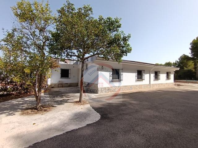 Casa En venta en Agullent photo 0