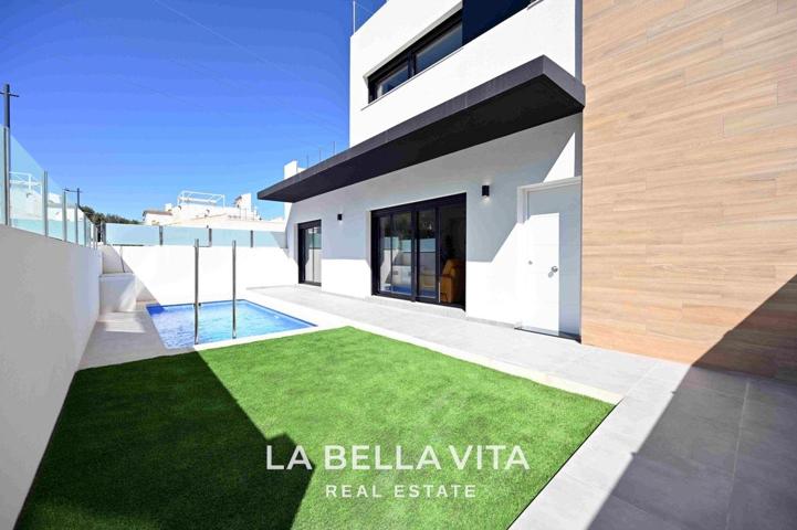 Unifamiliar Pareada En venta en Villamartín-Las Filipinas, Orihuela Costa photo 0