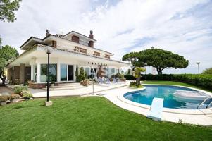 Lujosa villa en un acantilado con vistas panorámicas al Mediterráneo photo 0