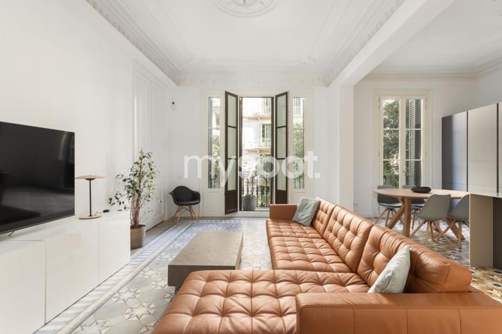 Apartamento de lujo de 3 dormitorios cerca de Passeig de Gracia photo 0