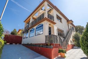 ¡Encantadora casa pareada en La Mora con dos viviendas independientes, jardín y piscina privada! photo 0