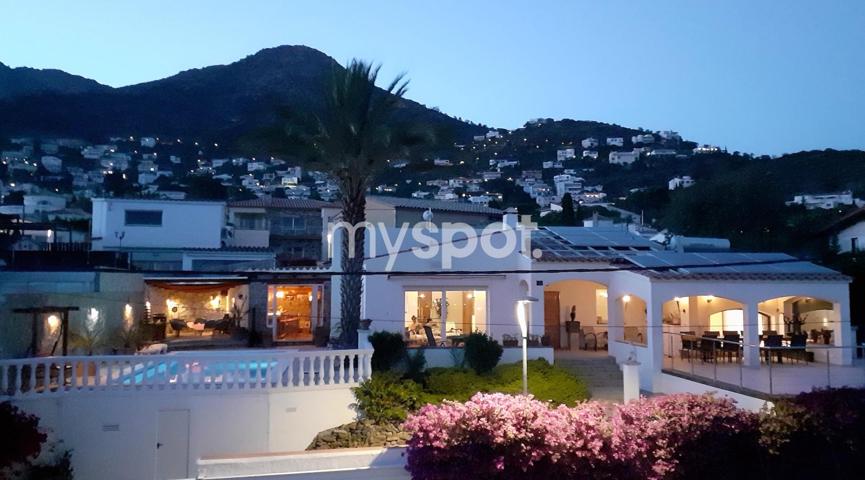 Villa exquisita con vistas al mar y licencia turística photo 0