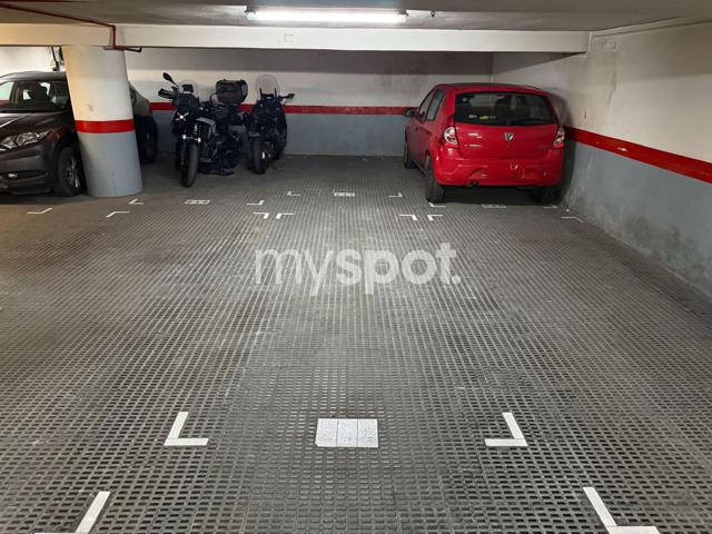 Dos plazas de parkings consecutivos photo 0
