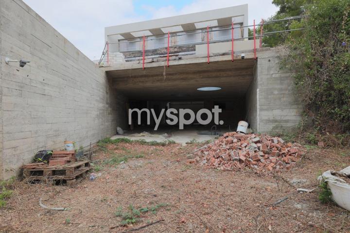 Villa moderna en construcción con vistas al mar en Finestrelles photo 0