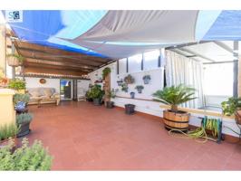 Ponemos en venta esta preciosa casa en el centro de Pinos Puente, en una magnifica ubicación. photo 0