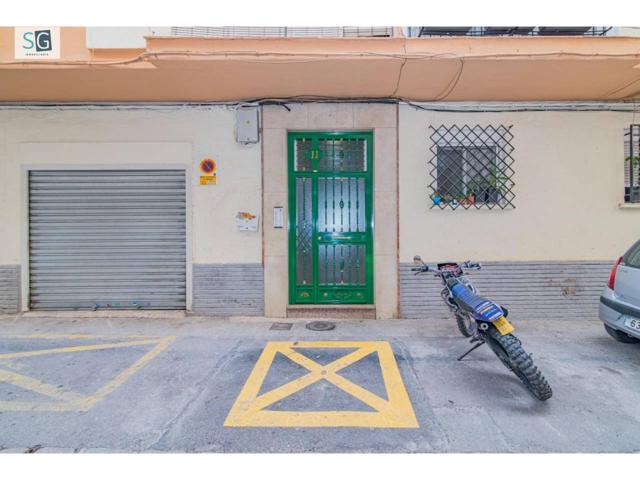 Te presentamos este inmueble situado junto a la calle principal del Barrio de La Chana photo 0