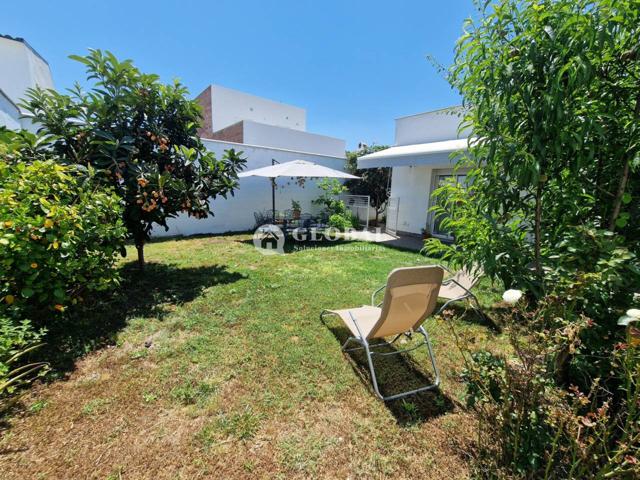 OCASIÓN!!! GRAN CHALET PAREADO DE DISEÑO DE UNA PLANTA CON AMPLIA PARCELA!!! photo 0