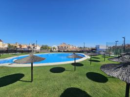 OCASIÓN!!! GRAN CHALET ADOSADO CON PISCINA COMUNITARIA, PISTAS DE PÁDEL Y GIMNASIO!!! photo 0