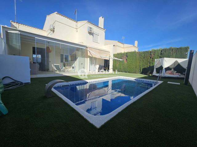 OCASIÓN!! ESPECTACULAR CHALET INDEPENDIENTE DE DISEÑO CON PISCINA Y AMPLIA PARCELA!! photo 0