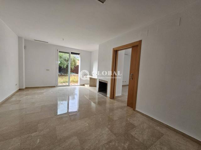 OCASIÓN!!! GRAN CHALET PAREADO DE DISEÑO CON AMPLIA PARCELA!! photo 0