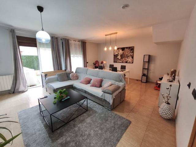 Unifamiliar Pareada En venta en Seseña photo 0