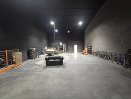Pabellón de 180 m2 en Polígono Azbarren, Basauri photo 0