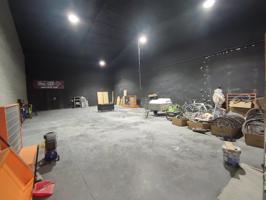 Pabellón de 180 m2 en Polígono Azbarren, Basauri photo 0