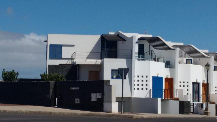 Expectacular villa con vistas en la mejor zona de Playa Blanca photo 0