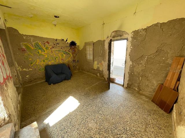 Casa adosada para reformar en la zona del Molino de Águilas, a 450 metros de la playa y céntrico photo 0