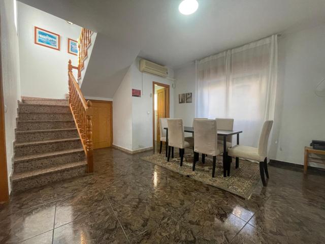 Casa esquina reformada en Águilas, a 10 minutos de la playa, con terraza y solarium. photo 0