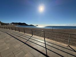 Amplio Piso en 1ª línea de Playa de Las Delicias, Águilas - ¡Tu hogar a solo 90 metros del mar! 🌊🏡 photo 0