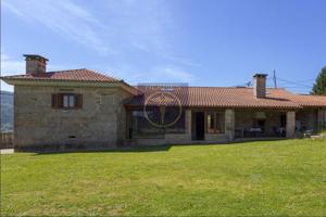 Casa señorial con piscina en Tui, a estrenar!! photo 0