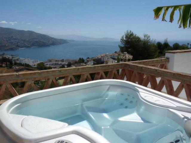 MAGNIFICO CHALET EN LOS PINOS CON VISTAS AL MAR. EN Junio 1.085€-SEMANA photo 0