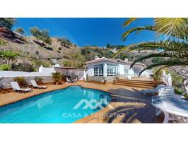 Villa En venta en Algarrobo photo 0