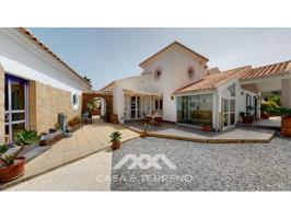 Villa En venta en Sayalonga photo 0