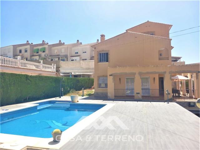 Villa En venta en Vélez-Málaga photo 0