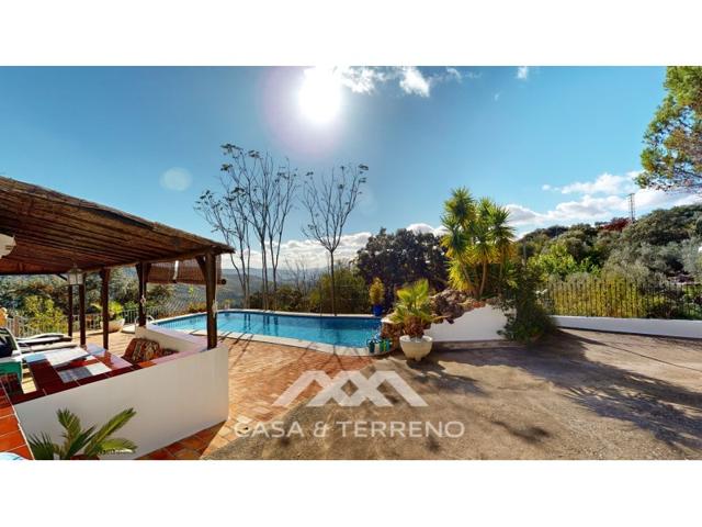 Villa En venta en Iznájar photo 0