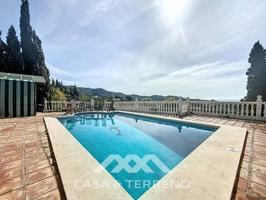 Villa En venta en Algarrobo photo 0