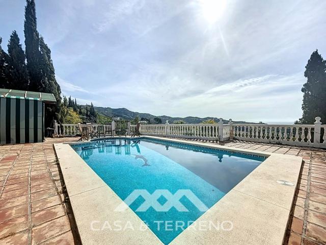 Villa En venta en Algarrobo photo 0