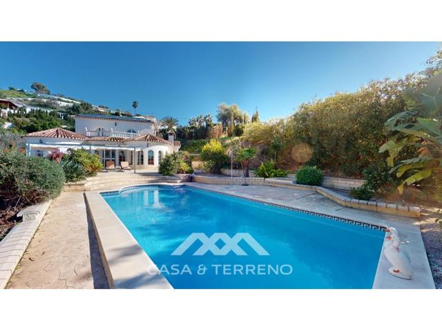 Villa En venta en Algarrobo photo 0