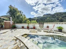 Piso En venta en Comares photo 0