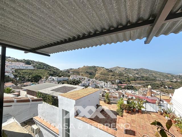 Villa En venta en Cómpeta photo 0