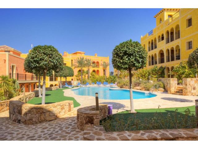 Impresionante ático con interior contemporáneo en la Costa de Almería en venta en Las Cunas photo 0