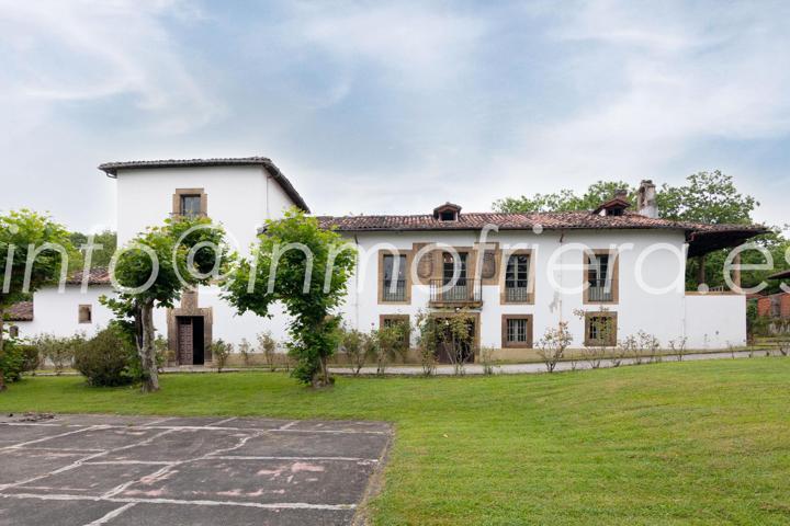 EL MÁS EMBLEMÁTICO PALACIO HISTÓRICO DEL SIGLO XVIII EN OVIEDO photo 0