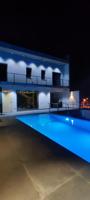 Casa - Chalet en venta en Adeje de 450 m2 photo 0