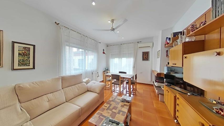 Casa en el corazón de Santa Eulalia de Ronçana – Lista para entrar a vivir photo 0