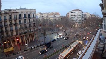 Av-PARAL·LEL photo 0