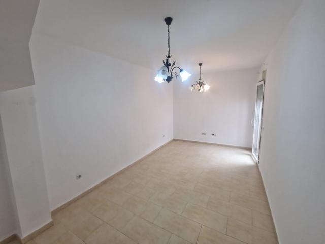 SE VENDE ACOGEDOR DÚPLEX EN CHICLANA photo 0