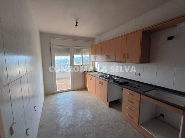 Vivienda por terminar con dos espaciosos locales photo 0