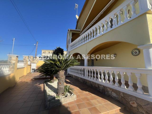 ' FABULOSO CHALET ESQUINERO UNIFAMILIAR EN VENTA, MAÇANET DE LA SELVA ' photo 0