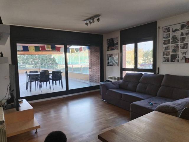 Venta de un piso en Vic con 3 habitaciones, dos baños y una gran terraza. photo 0