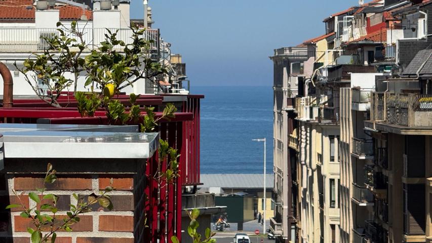 Piso En venta en Gros, Donostia - San Sebastian photo 0