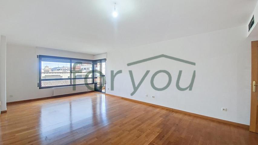 Descubre tu Nuevo Hogar en Zaragoza photo 0