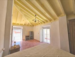 ENCANTADORA CASITA EN EL CENTRO DEL PUEBLO A 15 KM DE LA PLAYA photo 0