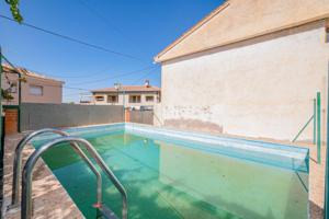 CASA CON PISCINA EN LA ZUBIA photo 0