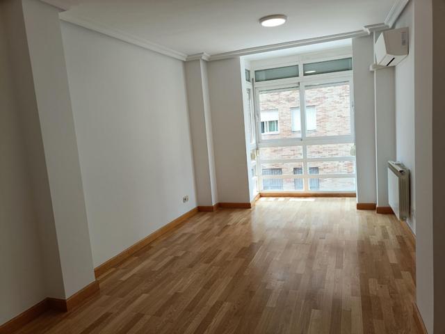 ¡Descubre tu nuevo hogar en Colonia Jardín, Madrid! 🌟 photo 0
